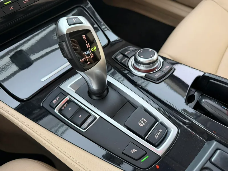 BMW 5 Series 2013 525Li Luxury type interior photo 7