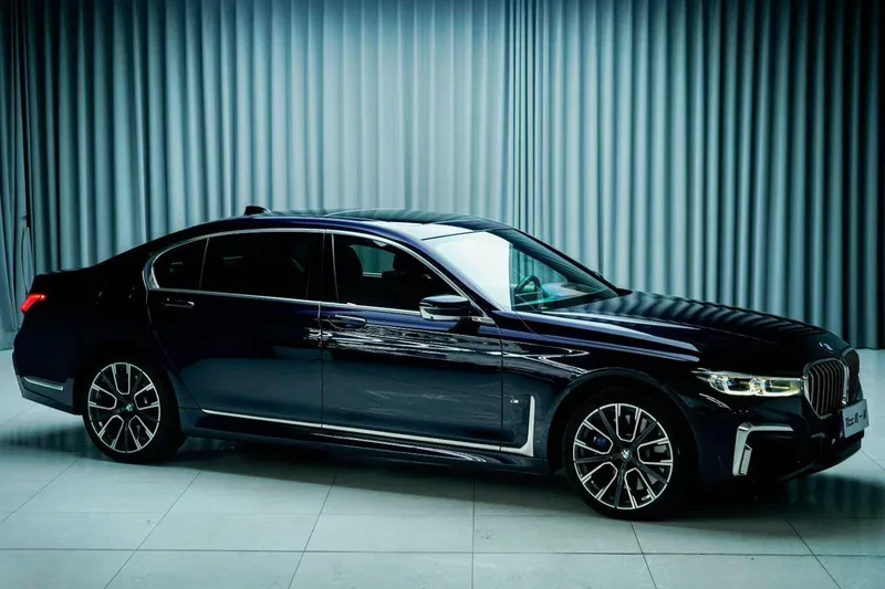 BMW 7 Series 2019 Reforma 740Li xDrive Tipo administrativo M Conjunto deportivo exterior foto 3
