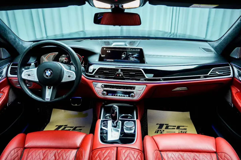 BMW 7 Series 2019 Reforma 740Li xDrive Tipo administrativo M Conjunto deportivo exterior foto 4