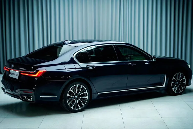 BMW 7 Series 2019 Reforma 740Li xDrive Tipo administrativo M Conjunto deportivo interior foto 7