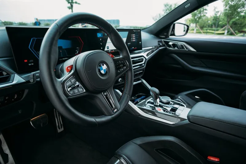 BMW M4 2023 M4 Coupe M xDrive Thunder Edition interior photo 17