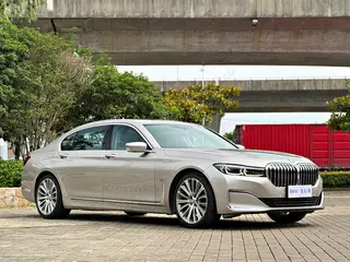 BMW 7 Series 2021 740Li Leading Type Luxury Set exterior photo 3