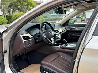 BMW 7 Series 2021 740Li Leading Type Luxury Set exterior photo 5