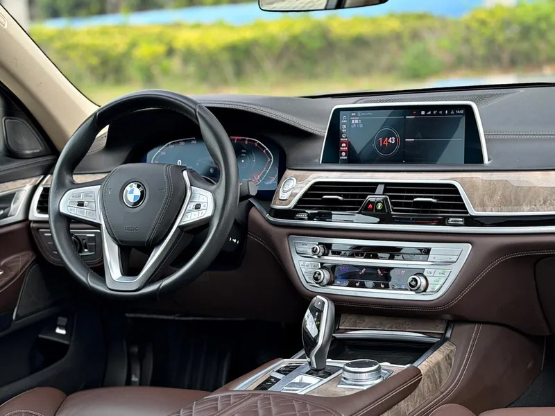 BMW 7 Series 2021 740Li Leading Type Luxury Set interior photo 11