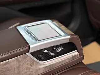 BMW 7 Series 2021 740Li Leading Type Luxury Set interior photo 13