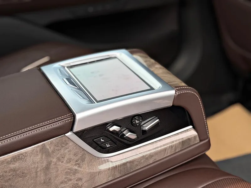 BMW 7 Series 2021 740Li Leading Type Luxury Set interior photo 13