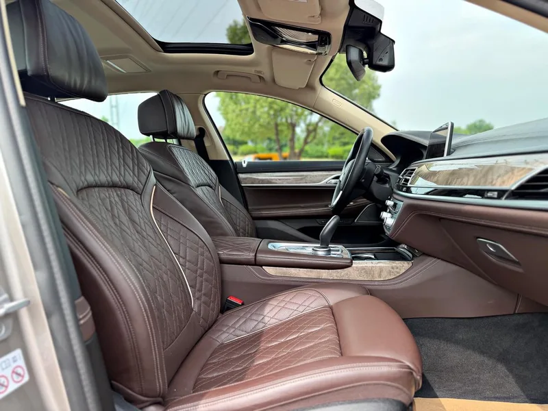 BMW 7 Series 2021 740Li Leading Type Luxury Set interior photo 15