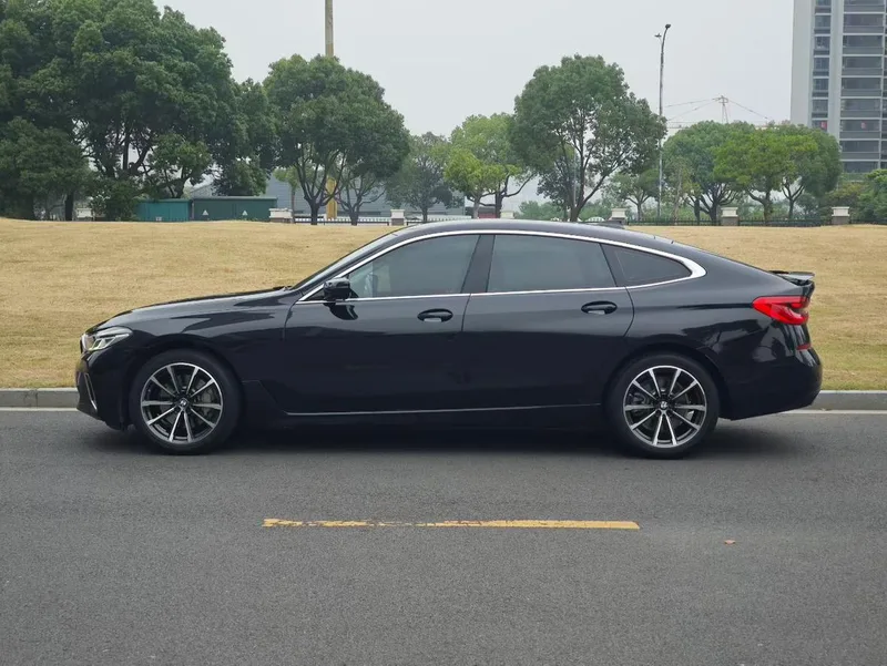 BMW 6 Series GT 2022 630i Luxury Design Set exterior photo 4