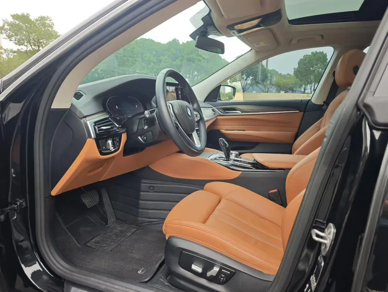 BMW 6 Series GT 2022 630i Luxury Design Set interior photo 7