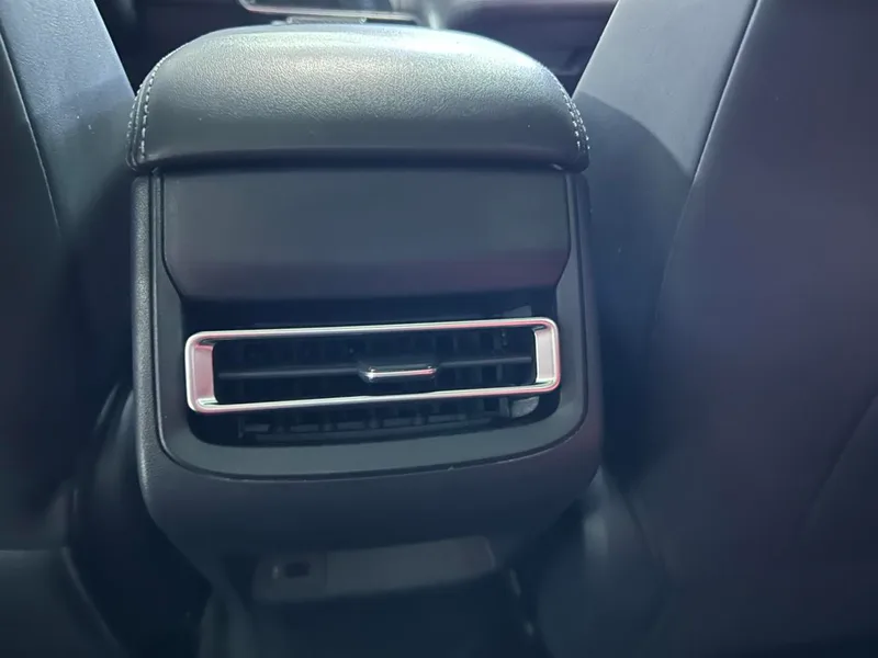 Changan UNI-T 2020 1.5T Modelo insignia interior foto 16