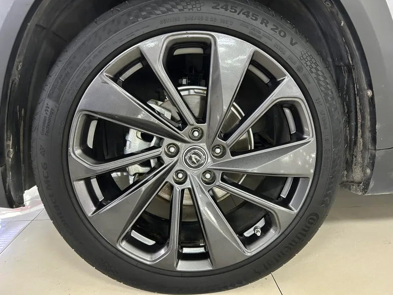 Changan UNI-T 2020 1.5T Modelo insignia interior foto 18