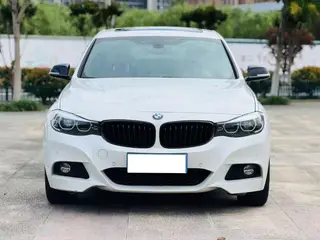 BMW 3 Series GT 2019 330i xDrive M Sportif extérieur photo 2