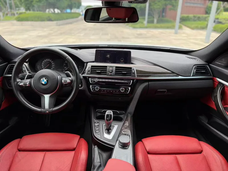 BMW 3 Series GT 2019 330i xDrive M Sportif extérieur photo 3