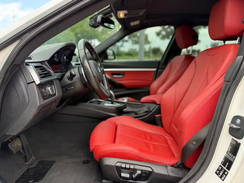 BMW 3 Series GT 2019 330i xDrive M Sportif extérieur photo 5