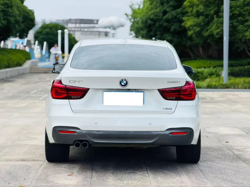 BMW 3 Series GT 2019 330i xDrive M Sportif intérieur photo 10