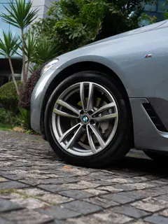 BMW 6 Series GT 2019 630i M Conjunto deportivo interior foto 11