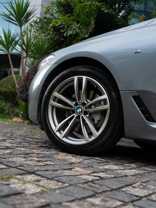 BMW 6 Series GT 2019 630i M Conjunto deportivo interior foto 11