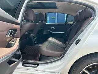 BMW 3 Series 2020 325Li M Sports suit interior photo 8