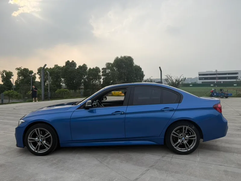 BMW 3 Series 2018 330i M Sports Obsidian Night Edition exterior photo 4