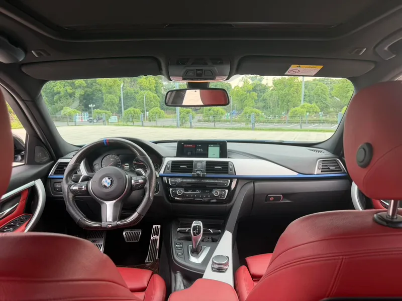 BMW 3 Series 2018 330i M Sports Obsidian Night Edition interior photo 10