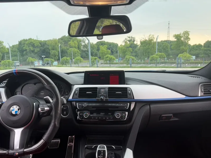 BMW 3 Series 2018 330i M Sports Obsidian Night Edition interior photo 12