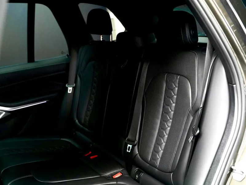 BMW X5 M 2020 X5 M interior photo 9