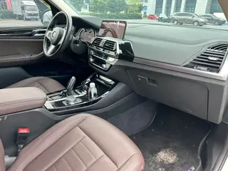 BMW X3 2019 xDrive25i M Sports suit interior photo 12