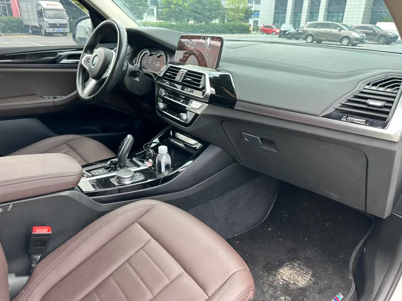 BMW X3 2019 xDrive25i M Sports suit interior photo 12