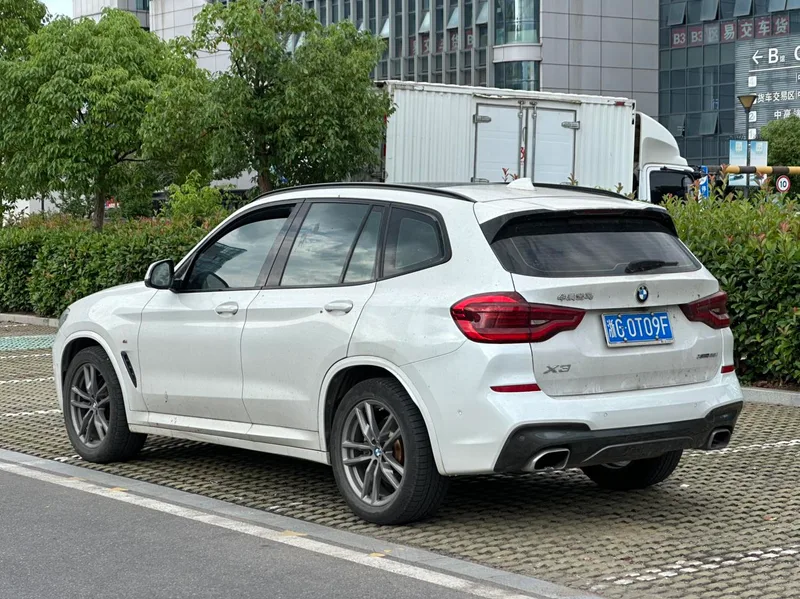 BMW X3 2019 xDrive25i M Sports suit interior photo 15