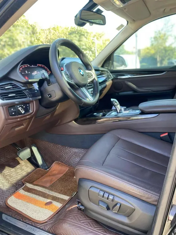 BMW X5 2017 xDrive35i Estilo elegante exterior foto 5