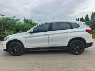 BMW X1 2020 sDrive20Li Fashionable exterior photo 3