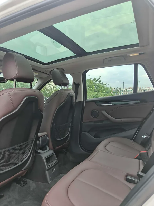 BMW X1 2020 sDrive20Li Fashionable interior photo 10