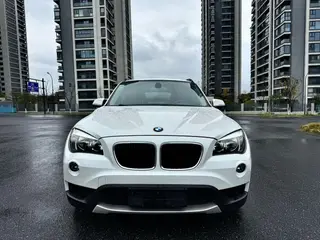 BMW X1 2013 sDrive18i Fashionable exterior photo 2