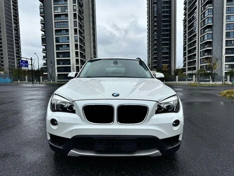 BMW X1 2013 sDrive18i Fashionable exterior photo 2