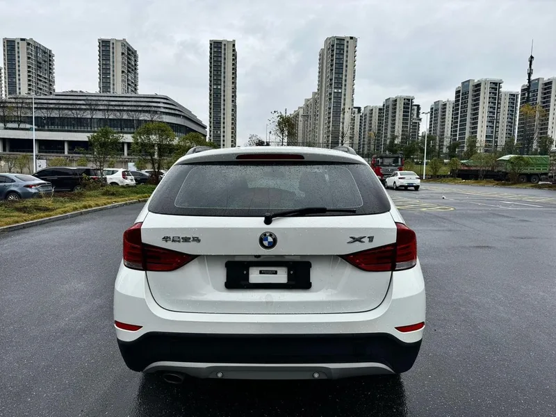 BMW X1 2013 sDrive18i Fashionable exterior photo 5