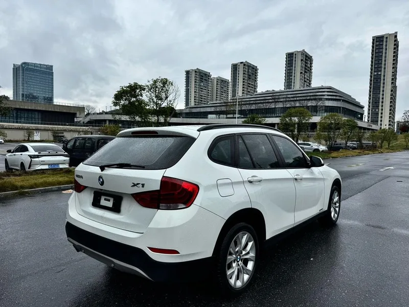 BMW X1 2013 sDrive18i Fashionable exterior photo 6