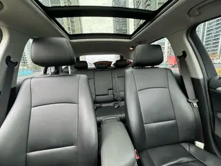 BMW X1 2013 sDrive18i Fashionable interior photo 16