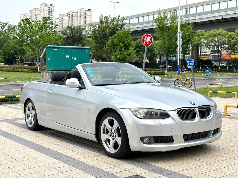 BMW 3 Series 2009 325i Convertible Coupe exterior photo 3