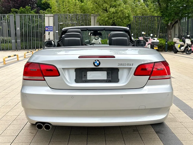 BMW 3 Series 2009 325i Convertible Coupe exterior photo 6