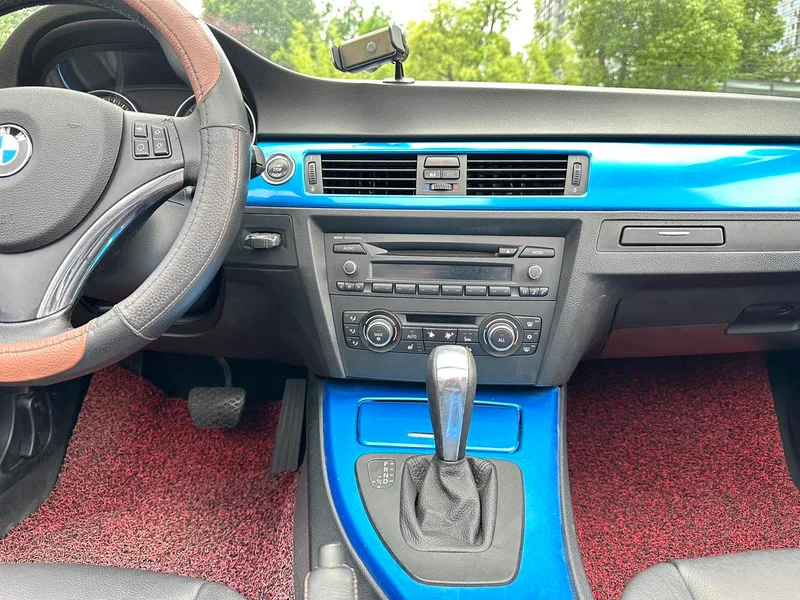 BMW 3 Series 2009 325i Convertible Coupe interior photo 12