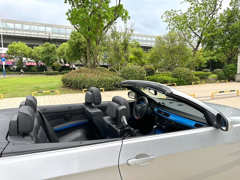 BMW 3 Series 2009 325i Convertible Coupe interior photo 16