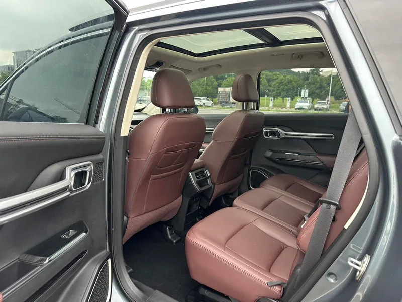 Geely Okavango 2022 1.8TD Automatic Deluxe interior photo 11