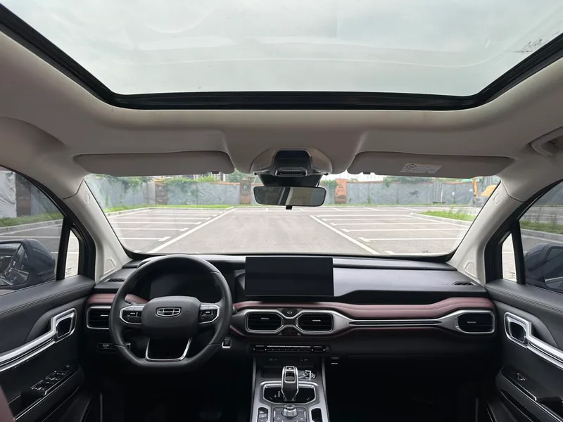 Geely Okavango 2022 1.8TD Automatic Deluxe interior photo 15
