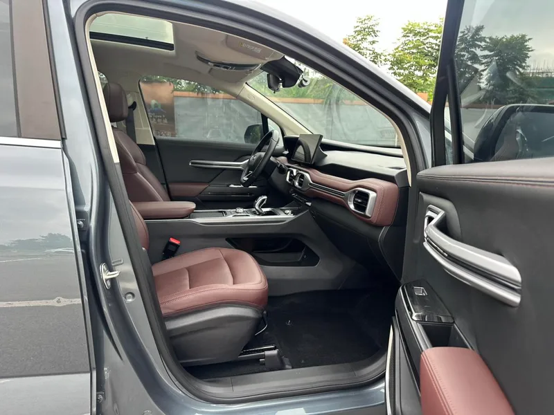 Geely Okavango 2022 1.8TD Automatic Deluxe interior photo 16