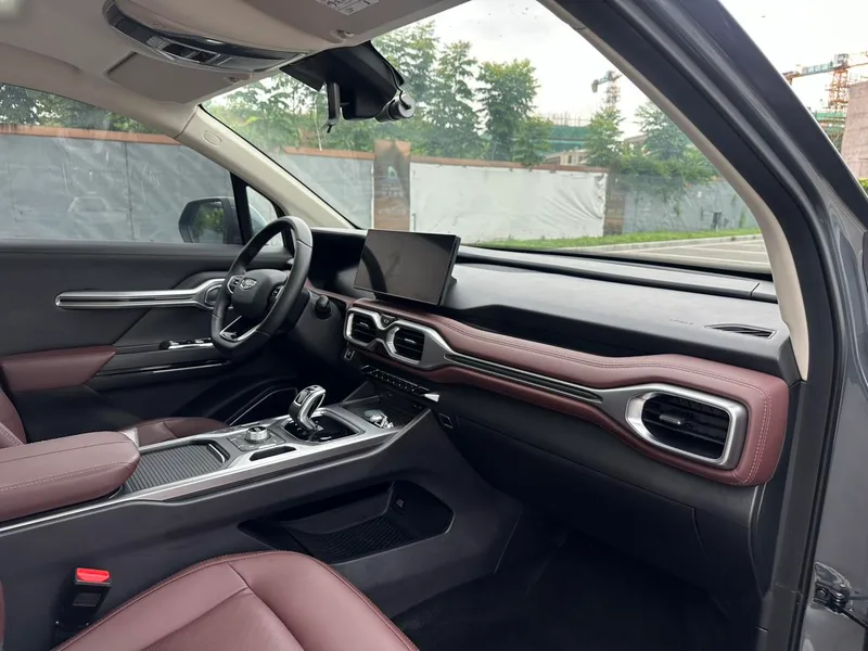 Geely Okavango 2022 1.8TD Automatic Deluxe interior photo 19