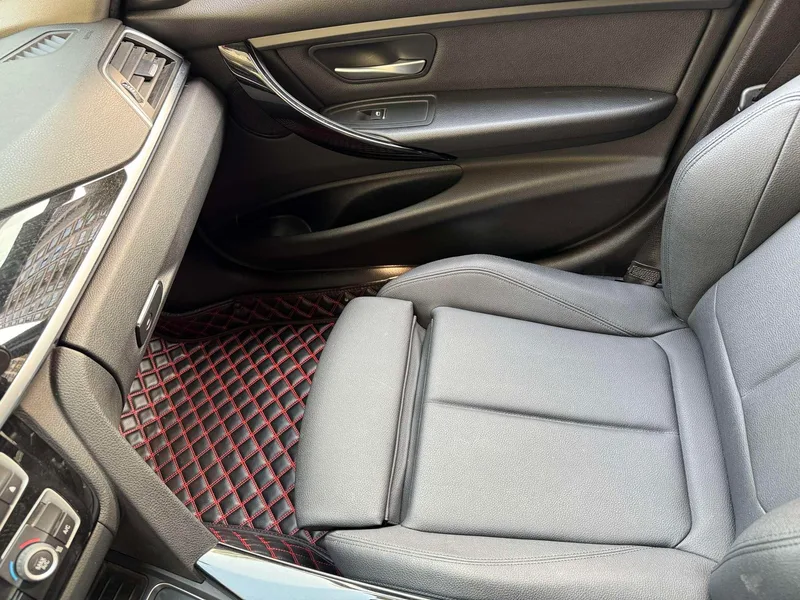 BMW 3 Series 2018 320i M Sports suit interior photo 19
