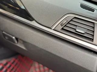 BMW 3 Series 2018 320i M Sports suit interior photo 20