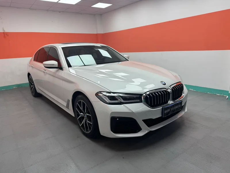 BMW 5 Series 2018 525Li Luxury Set exterior photo 3