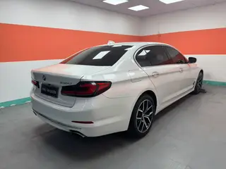 BMW 5 Series 2018 525Li Luxury Set interior photo 7