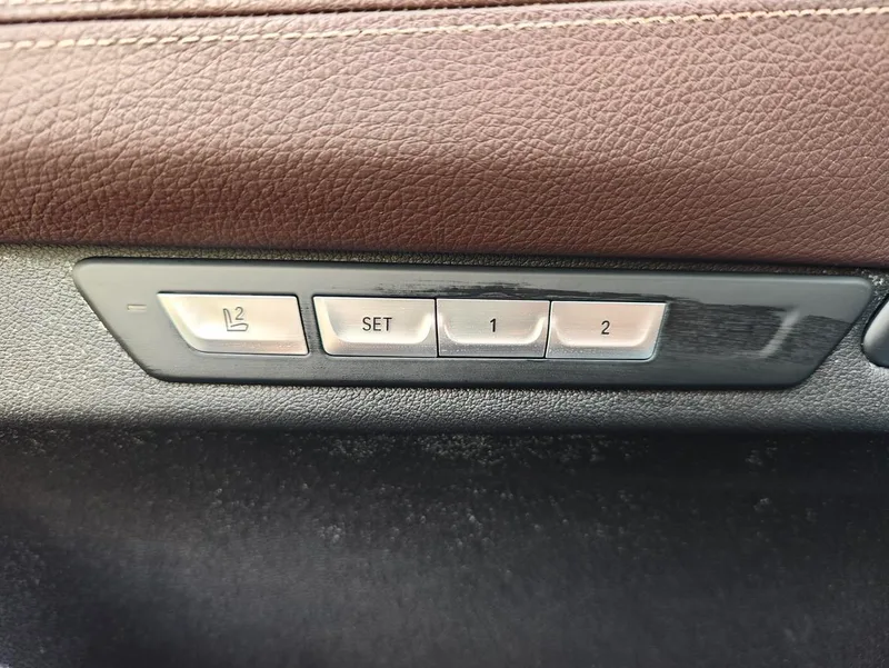 BMW 7 Series 2017 730Li Líder interior foto 20
